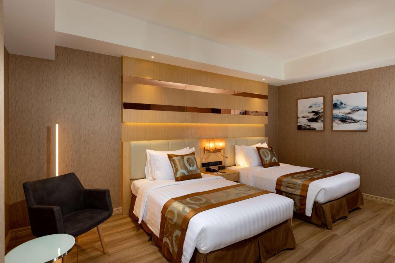 Western Metro Clark 3* Angeles