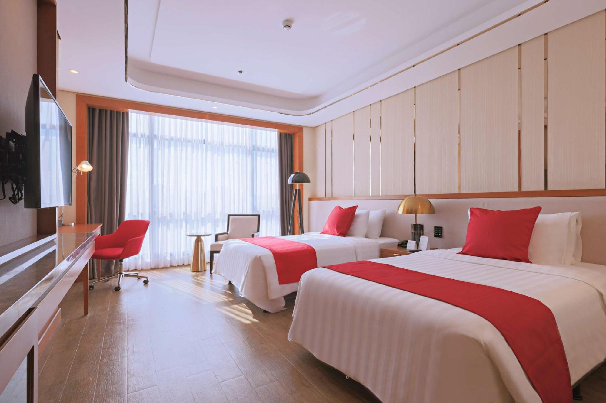Western Metro Clark 3*