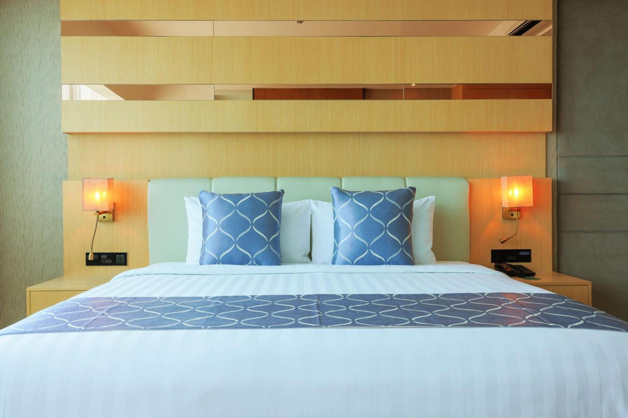 Western Metro Clark 3* Angeles