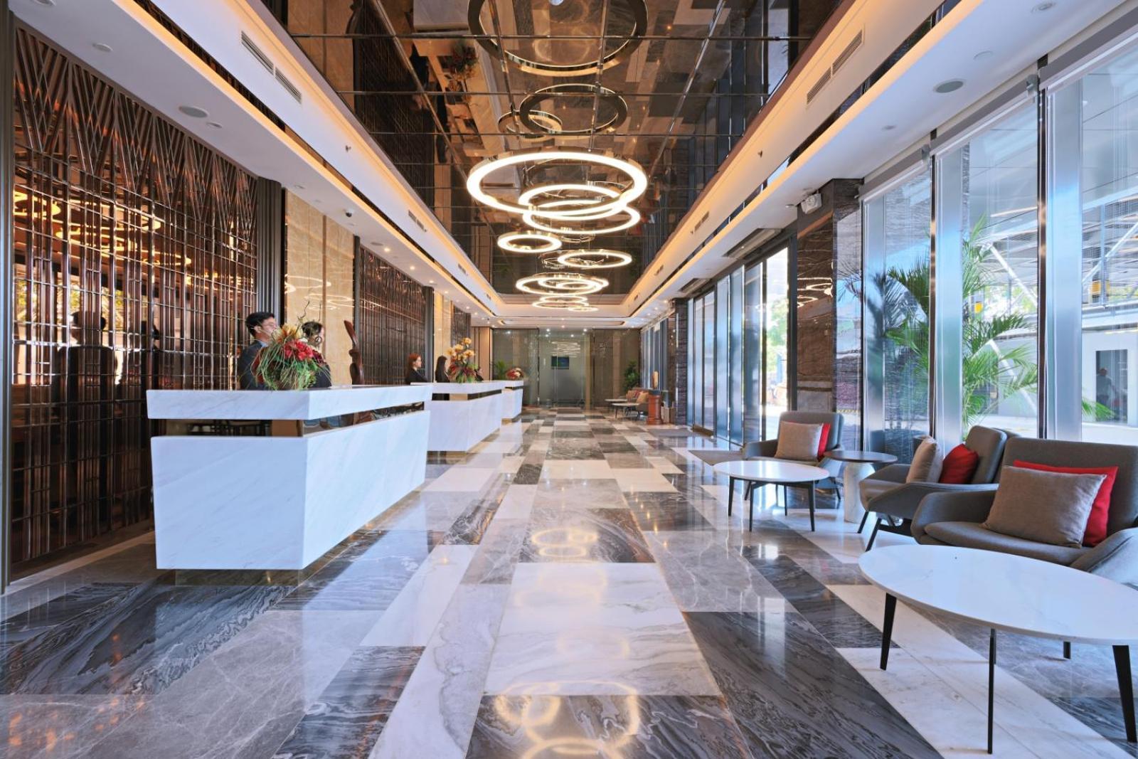 Western Metro Clark Hotel