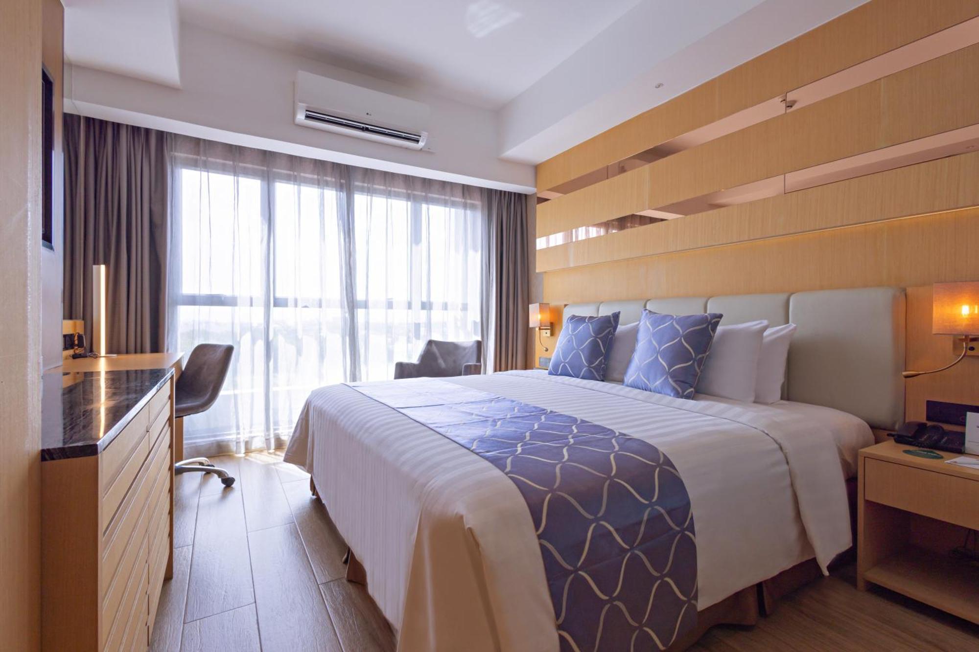 Western Metro Clark Hotel Angeles